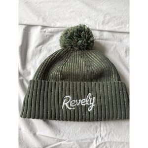 Lululemon Monogrammed Fleece-Lined Knit Beanie (NWT)